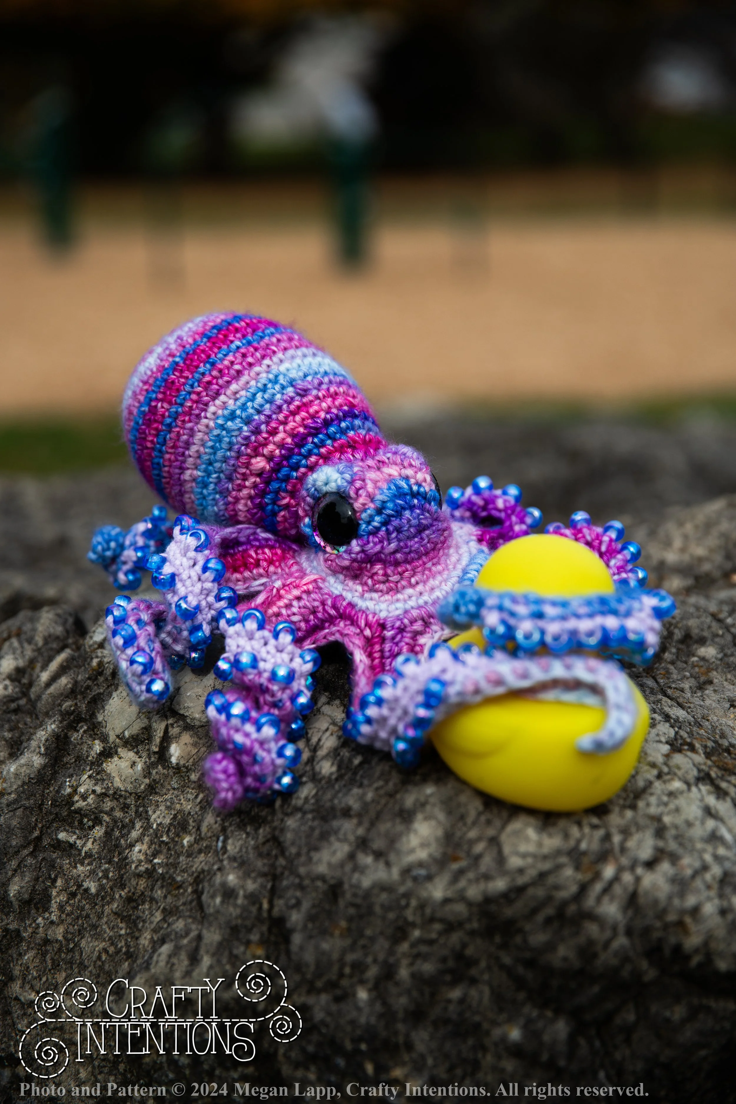 BEADED Medium Realistic Octopus — Crafty Intentions